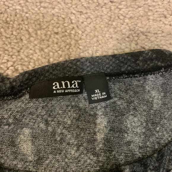 A.N.A Top - Picture 3 of 4